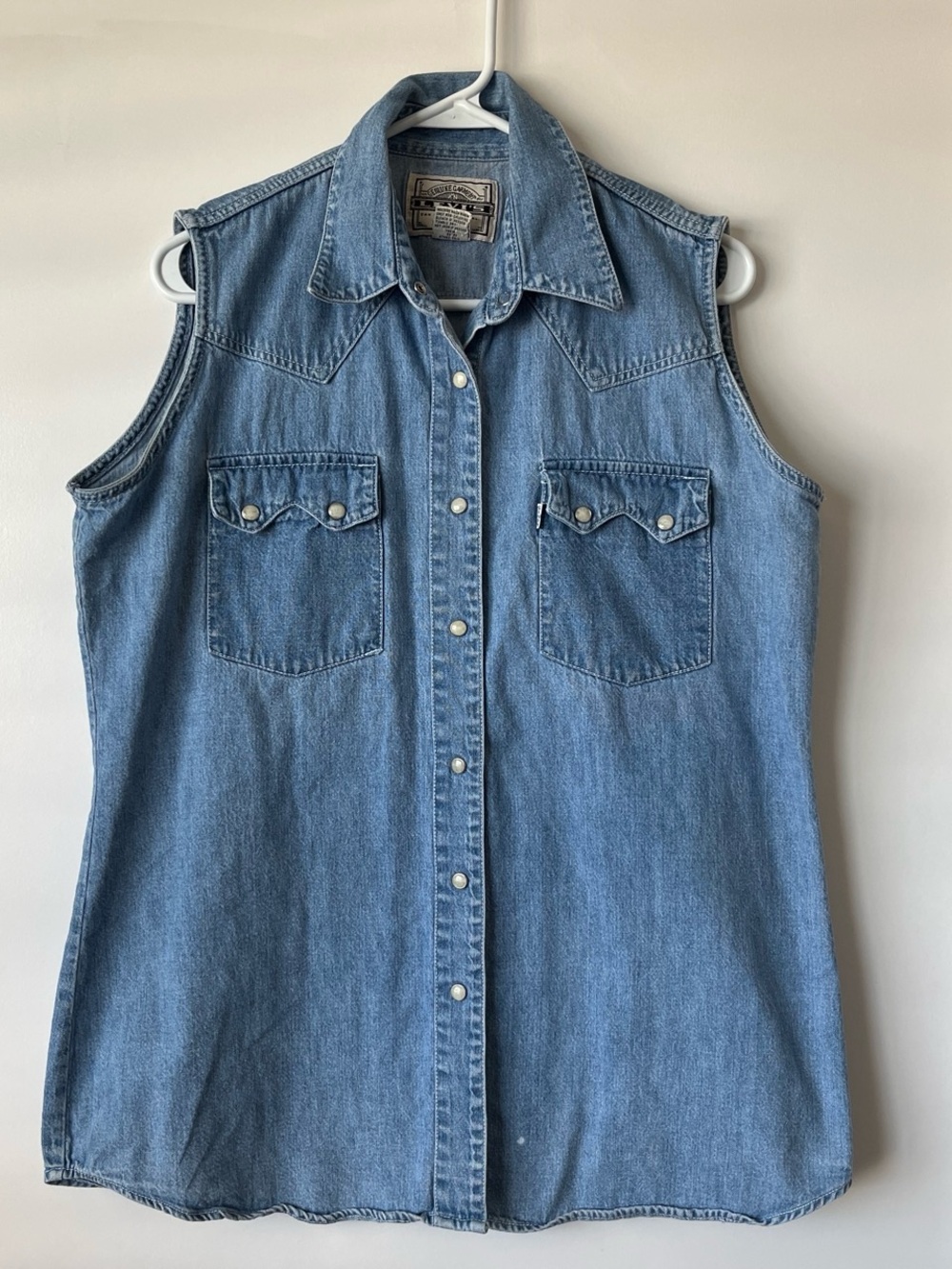 Levi’s Sleeveless Denim Button-Up Shirt - Light Blue with Pearl Snap Buttons